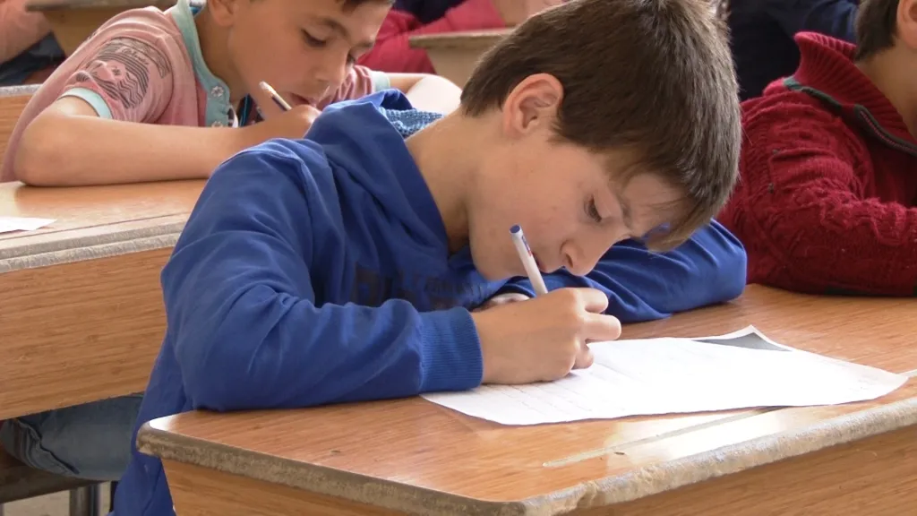 أكثر من 47 ألف طالب وطالبة يخضعون للامتحانات النهائية في الطبقة