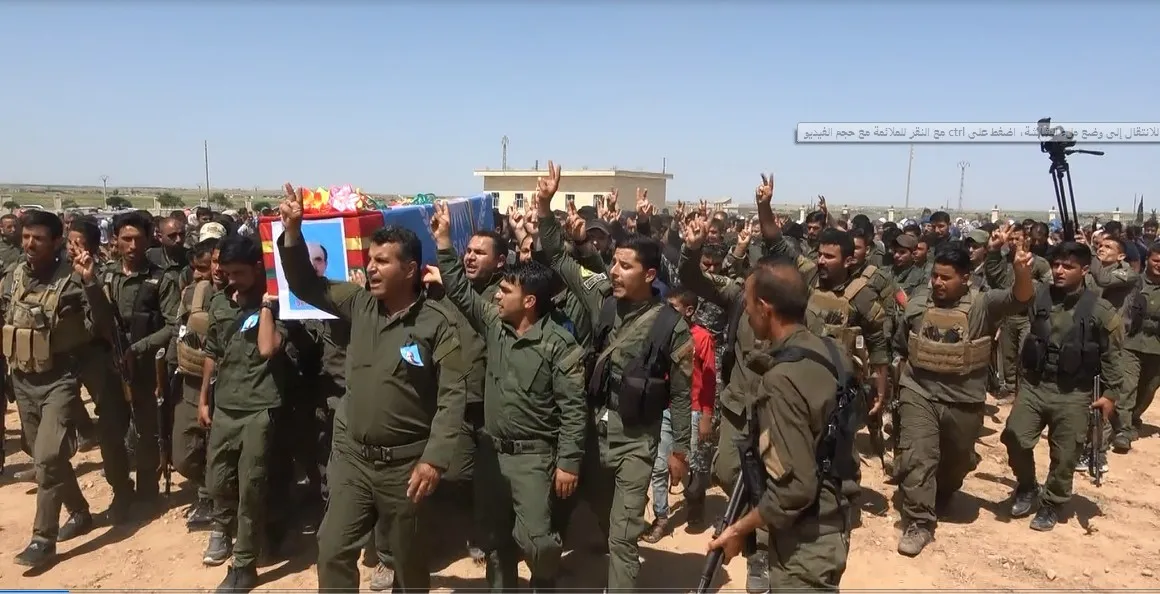 المئات من أهالي كري سبي يودعون الشهيد محمود جرن
