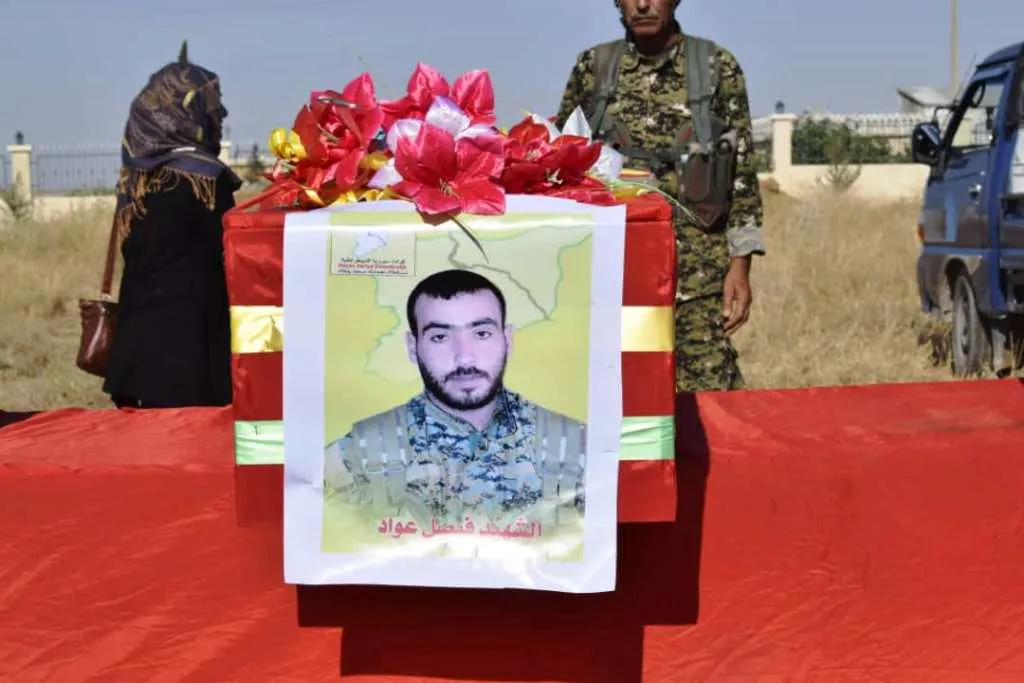 أهالي كري سبي يودعون الشهيد فيصل عواد