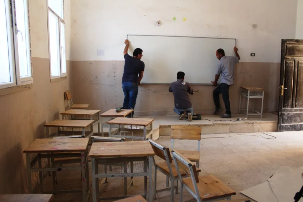 خطة لترميم المدارس وتقليص عدد الطلبة في الصفوف للعام المقبل