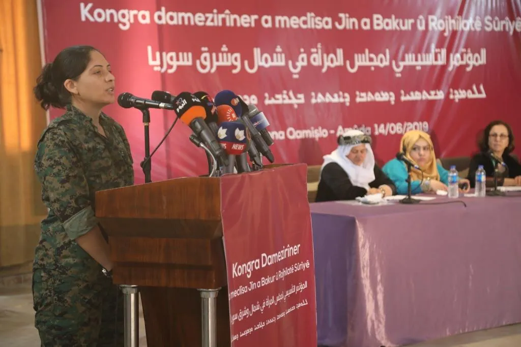 استمرار المؤتمر وكلمات تشدد على دور المرأة في بناء مجتمع حر