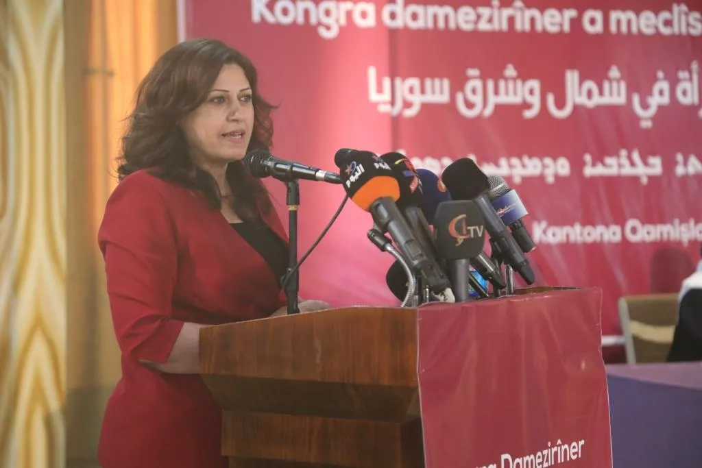 استمرار المؤتمر وكلمات تشدد على دور المرأة في بناء مجتمع حر