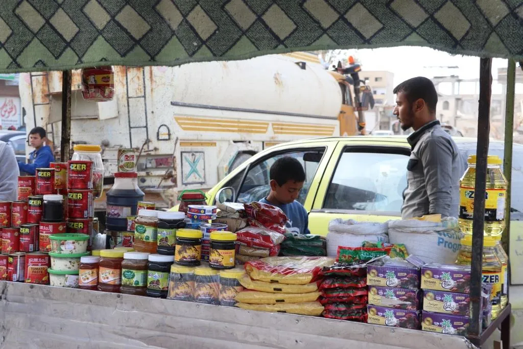 مع اقتراب عيد الفطر أسواق الرقة تكتظ بالأهالي