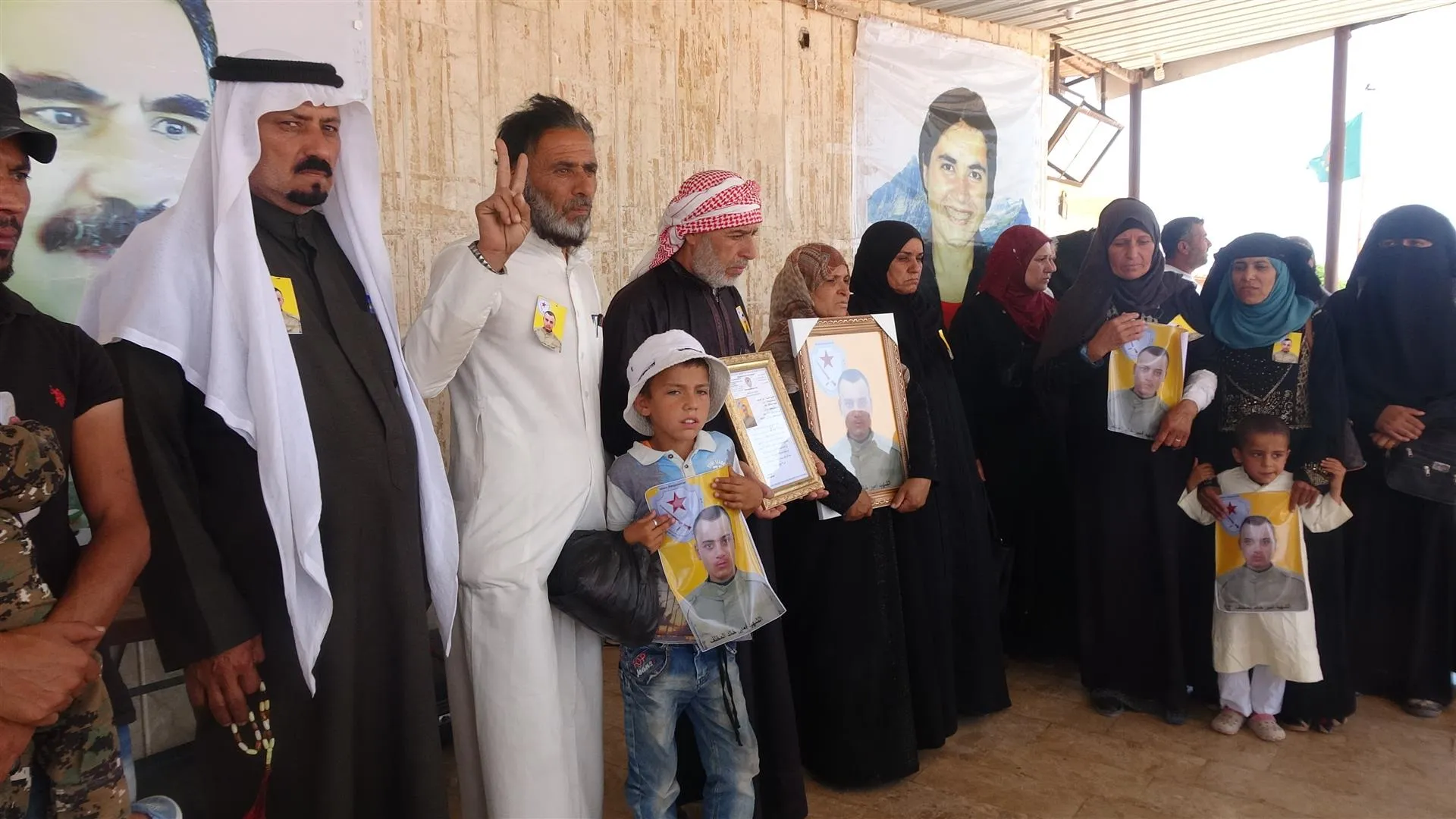 أهالي الحسكة يشيعون الشهيد أمير إلى مثواه الأخير