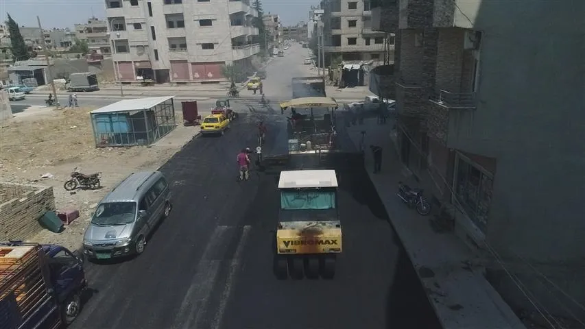 تعبيد الطرق مستمرة في قامشلو 