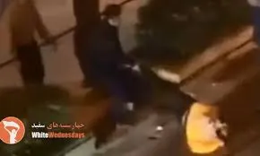 تعرضت للضرب لأنها لم ترتد الحجاب والمتفرجين لم يحركوا ساكناً