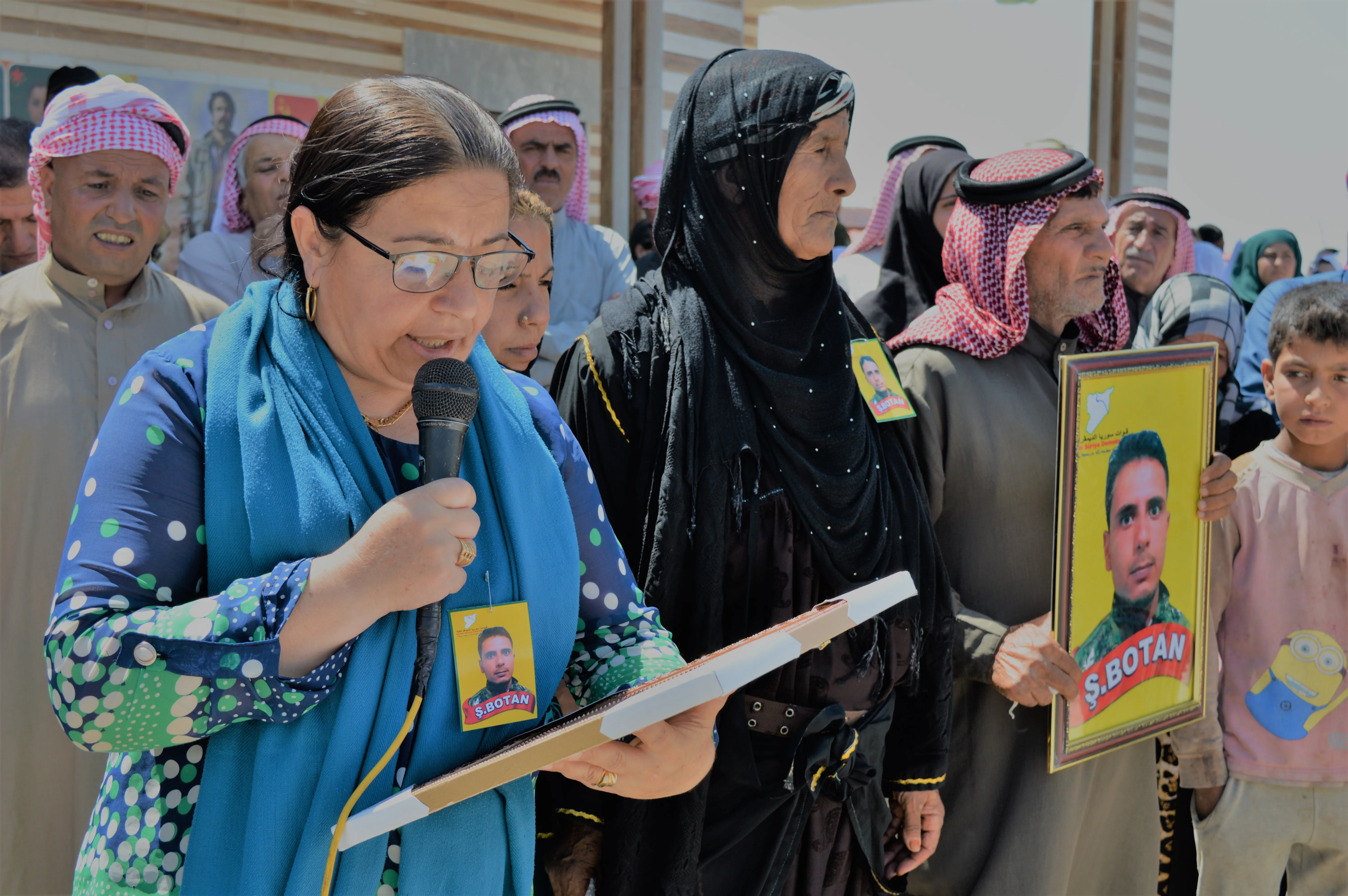 المئات يشيعون جثمان الشهيد بوطان إلى مثواه الأخير في تل تمر