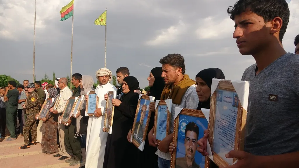 ديرك تودع كوكبة من الشهداء