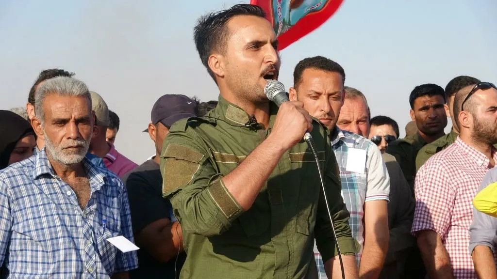 المئات يشيعون جثمان الشهيد أبو نمر إلى مثواه الأخير في الرقة
