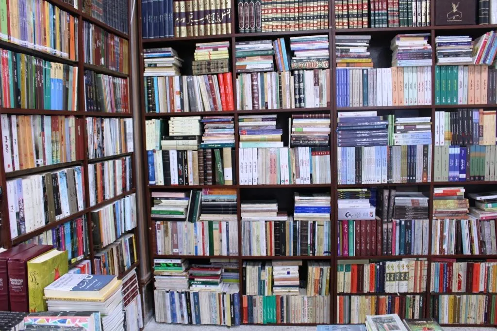 جميع أعداد مجلة هاوار الكردية التاريخية في كتاب واحد في معرض هركول