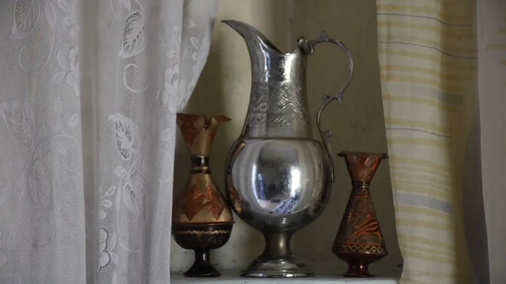 تحافظ على تراث أمها وأجدادها من الاندثار