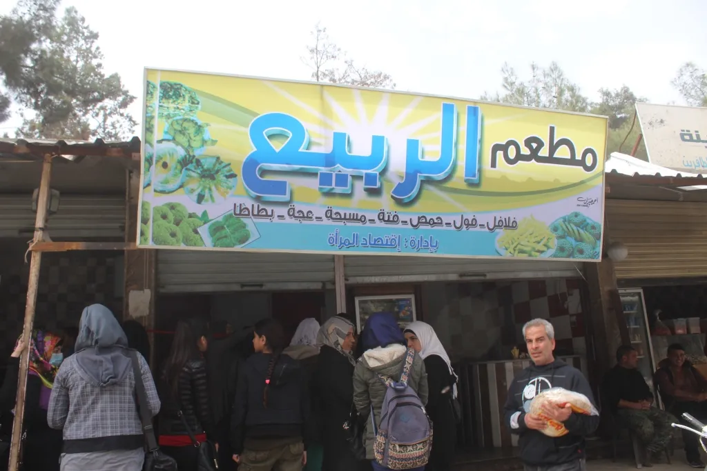 المرأة تعيد الاقتصاد إلى جوهره..  تلبية حاجة المجتمع وليس الربح