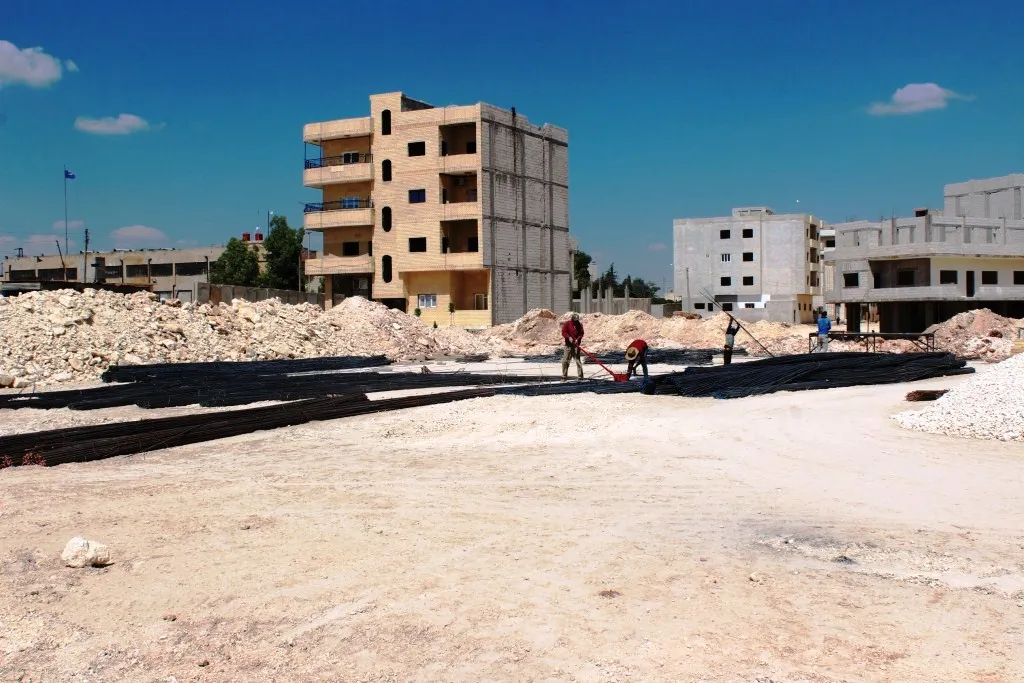 البدء بإنشاء منشاة رياضية ضخمة في كوباني
