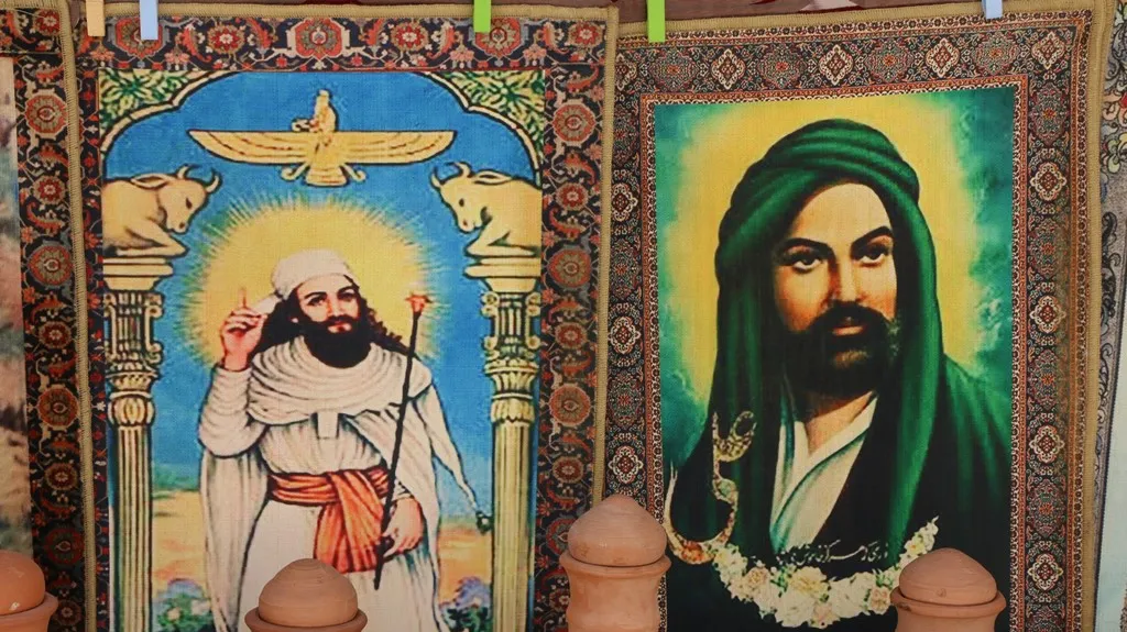 عبر محله.. ينقل التراث ويحاول الحفاظ عليه من الاندثار