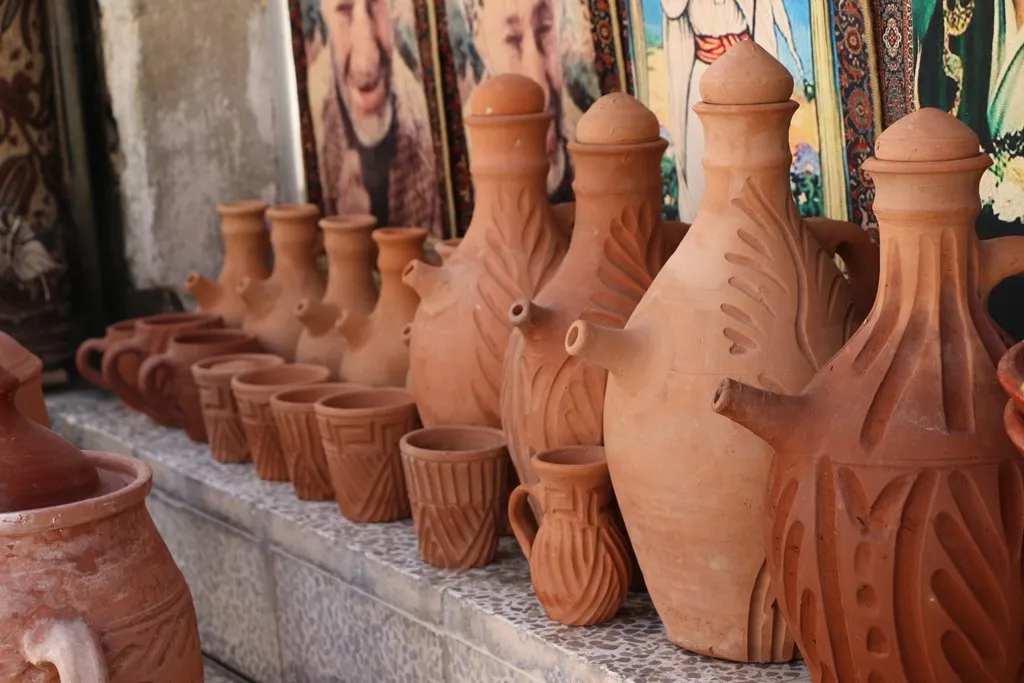 عبر محله.. ينقل التراث ويحاول الحفاظ عليه من الاندثار