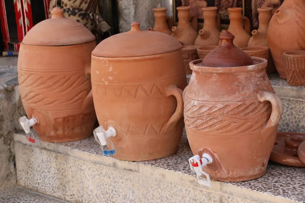 عبر محله.. ينقل التراث ويحاول الحفاظ عليه من الاندثار