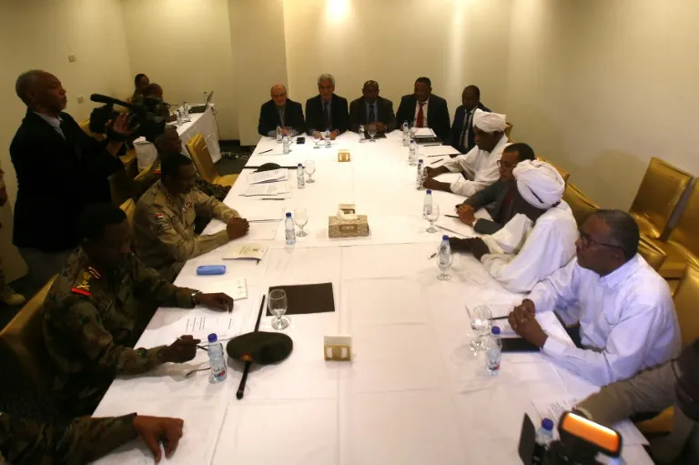 العسكر والمعارضة في السودان يتفقان حول قيادة المرحلة الانتقالية المقبلة