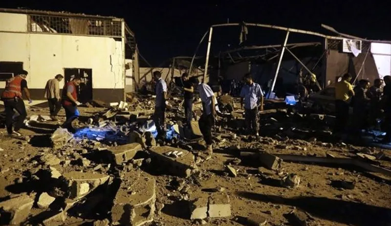 مقتل 40 شخصاً وإصابة80 بجروح في غارة جوية بطرابلس
