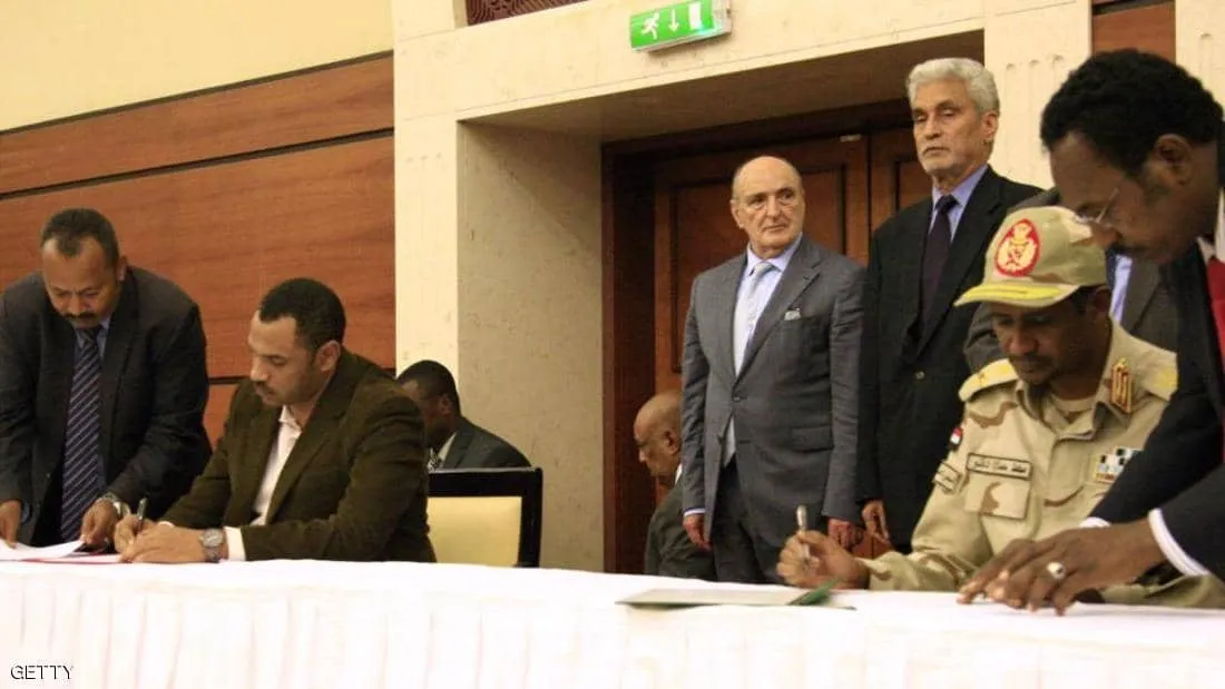 السودان.. لمسات أخيرة على الإعلان الدستوري ومقتل طالبين خلال احتجاجات