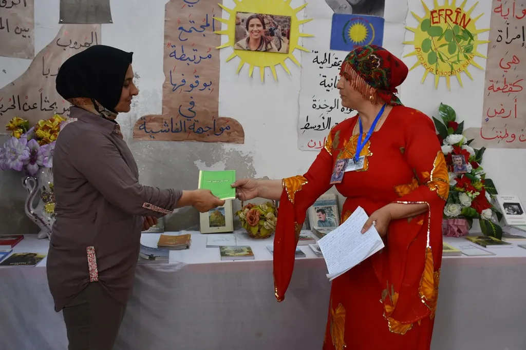 PYD تفتتح معرضاً لكتب القائد أوجلان في حلب