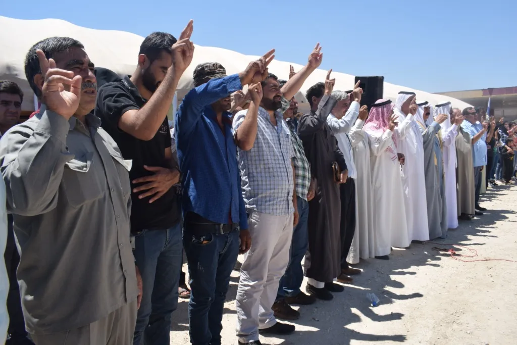مشاركون في الدروع البشرية: نحن جسد واحد ولا نقبل التهديدات التركية