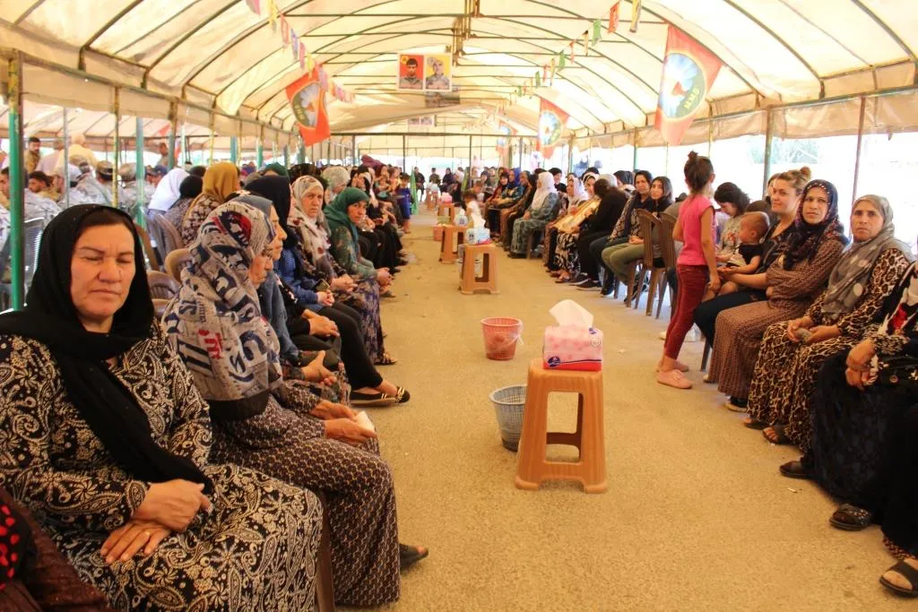 تقديم واجب العزاء لذوي الشهيد حسين تمو