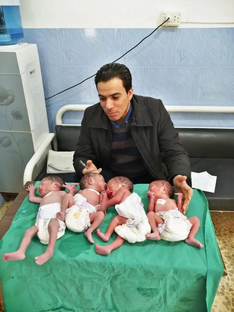 في حالة نادرة امرأة عشرينية تلد 4أطفال في الرقة