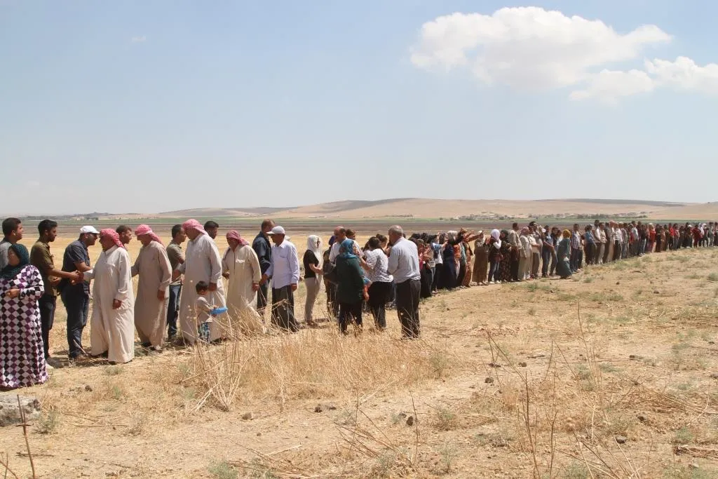 لليوم الثاني.. الاعتصام المفتوح على الحدود التركية في كوباني يستمر
