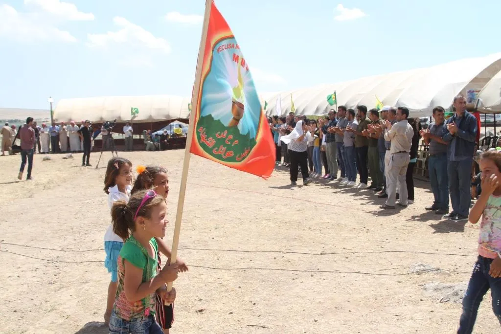 لليوم الثاني.. الاعتصام المفتوح على الحدود التركية في كوباني يستمر