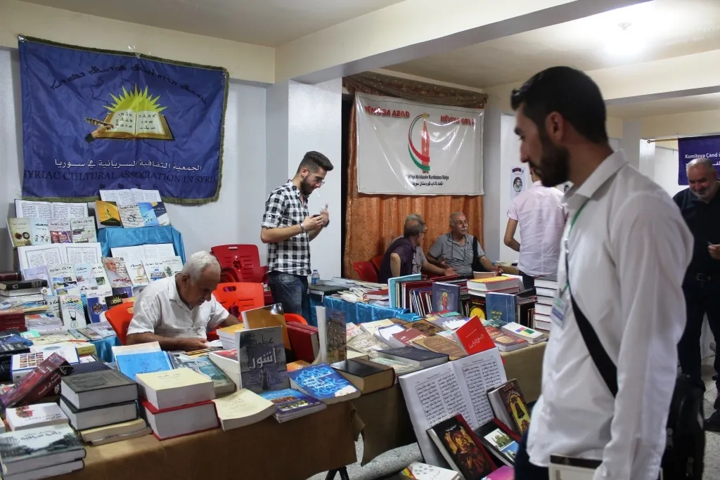 لأول مرة عرض كتب تاريخية مكتوبة بخط اليد في معرض هركول الثالث