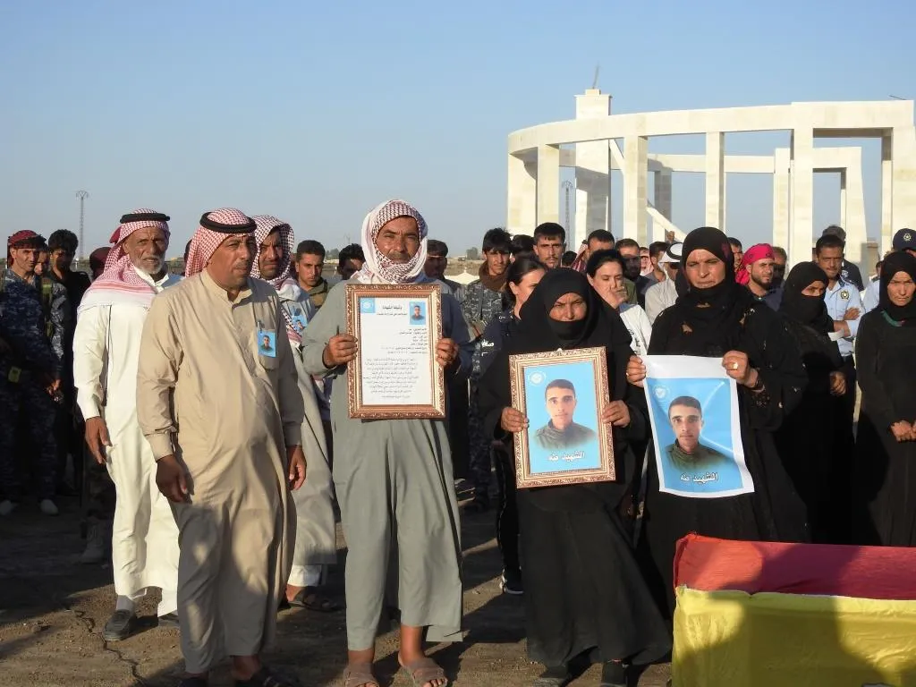أهالي الكرامة يشيعون جثمان الشهيد طه علي إلى مثواه الأخير