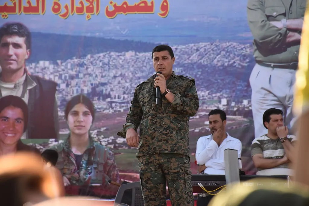 أهالي حلب يحييون ذكرى ثورة 19 تموز
