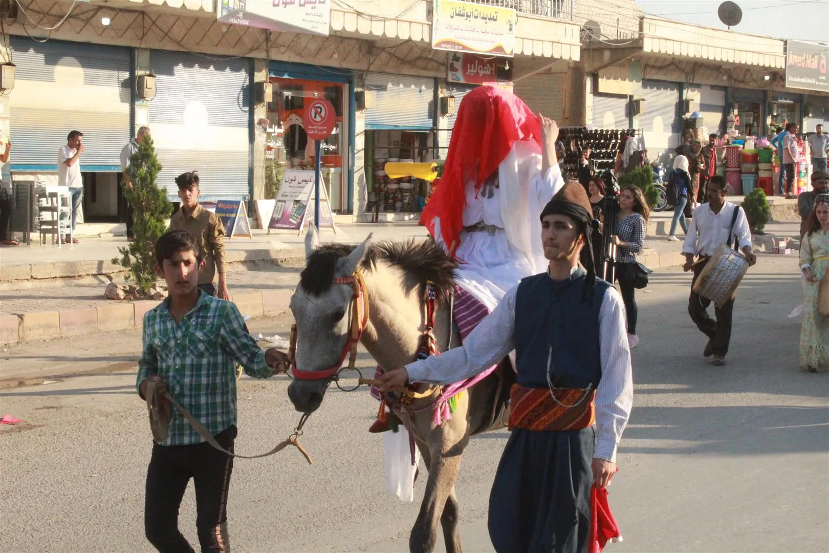 تدشين مهرجان الدبكة الرابع عبر مسيرة