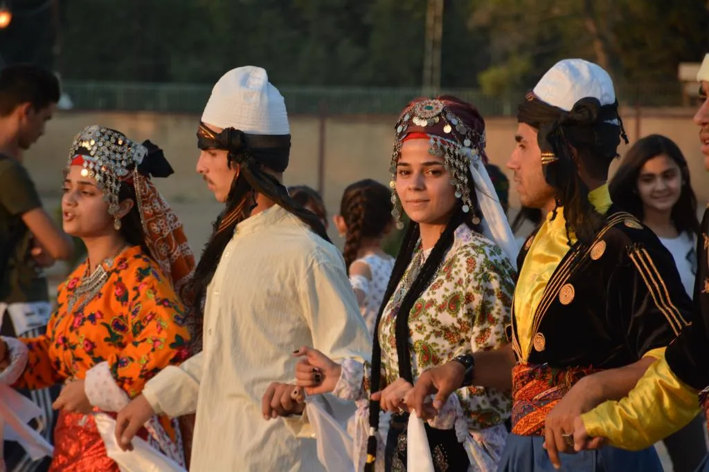 مهرجان الدبكة يختتم فعالياته بعد عروض أظهرت مدى غنى الإرث التراثي للمنطقة