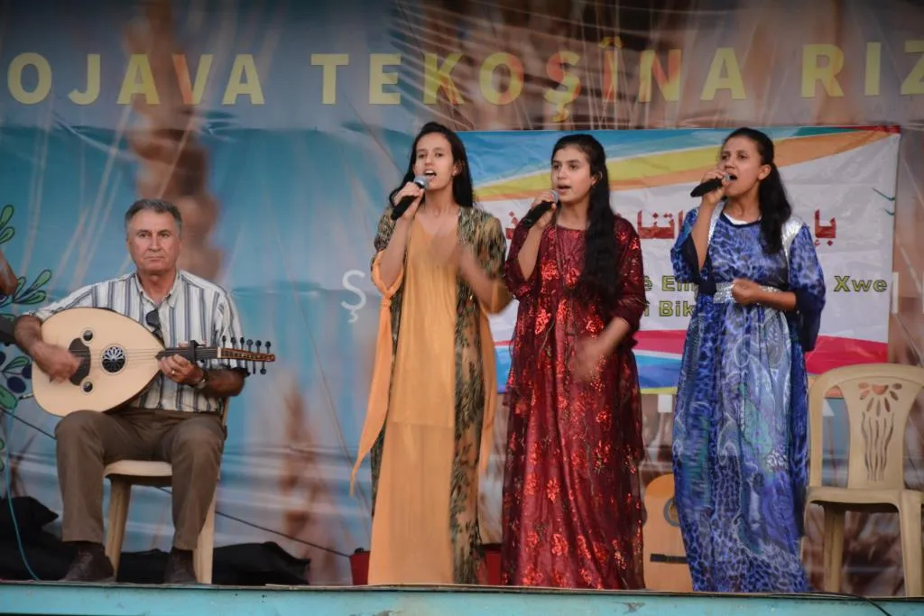 مهرجان الدبكة يختتم فعالياته بعد عروض أظهرت مدى غنى الإرث التراثي للمنطقة
