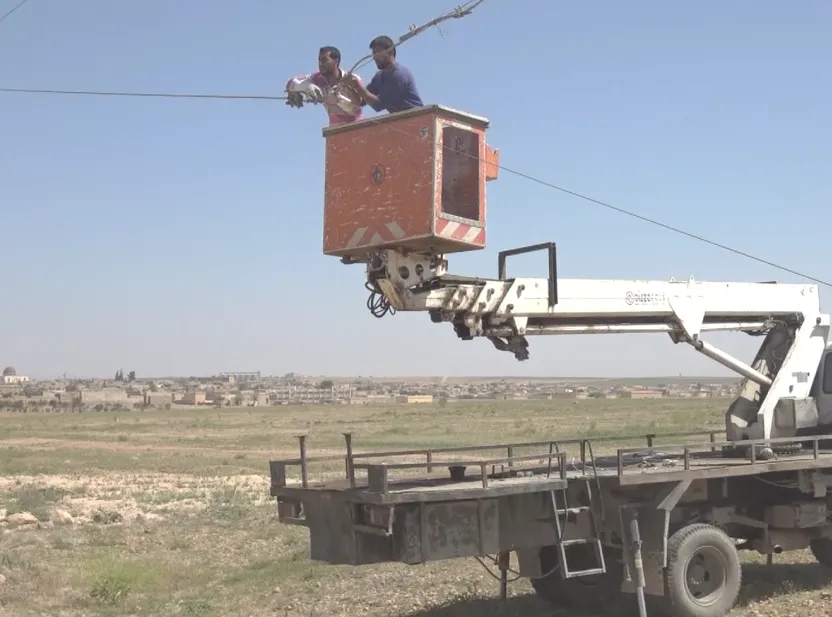  جهود جبارة وفّرت الكهرباء لأهالي عين عيسى على مدار24ساعة