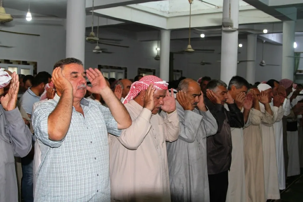 أهالي شمال وشرق سوريا يؤدون صلاة العيد