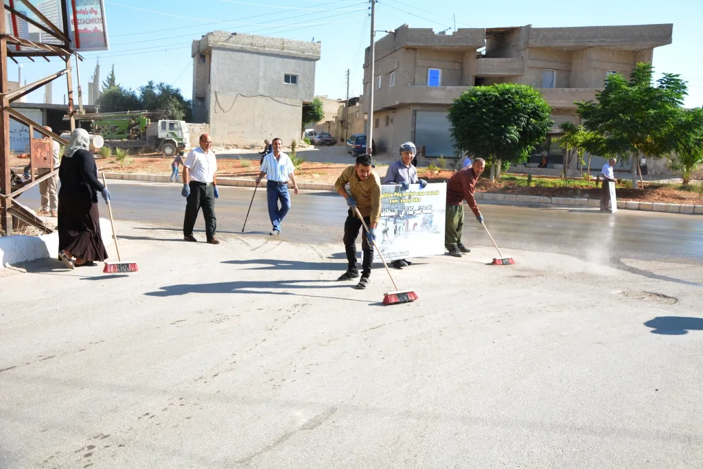 "كلنا شركاء في النظافة"