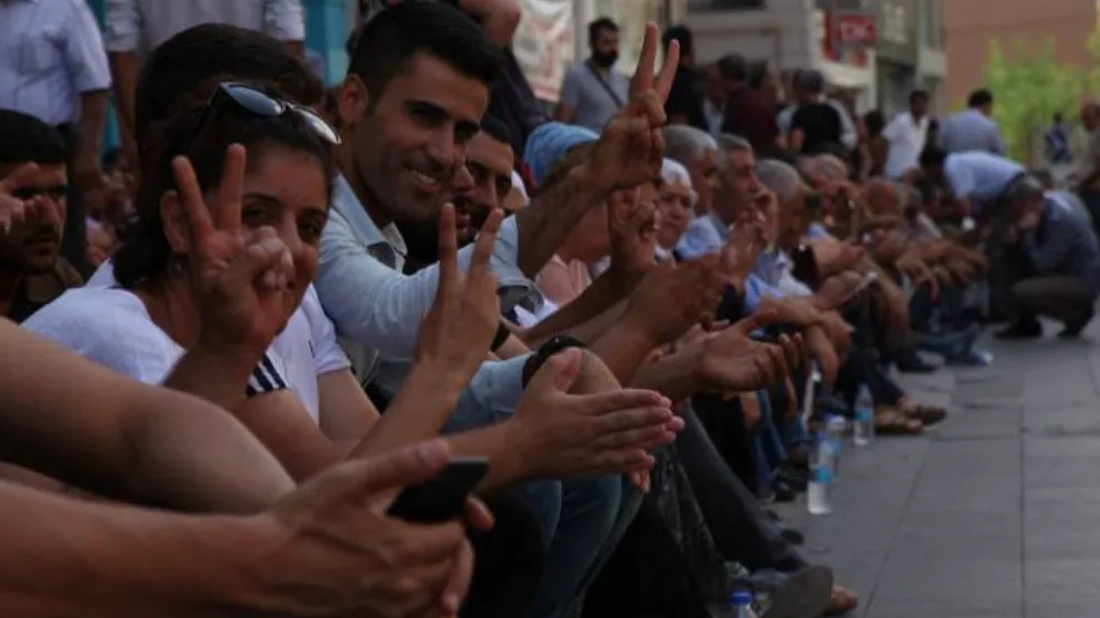 استمرار فعاليات الاعتصام لليوم الثامن في مدن شمال كردستان