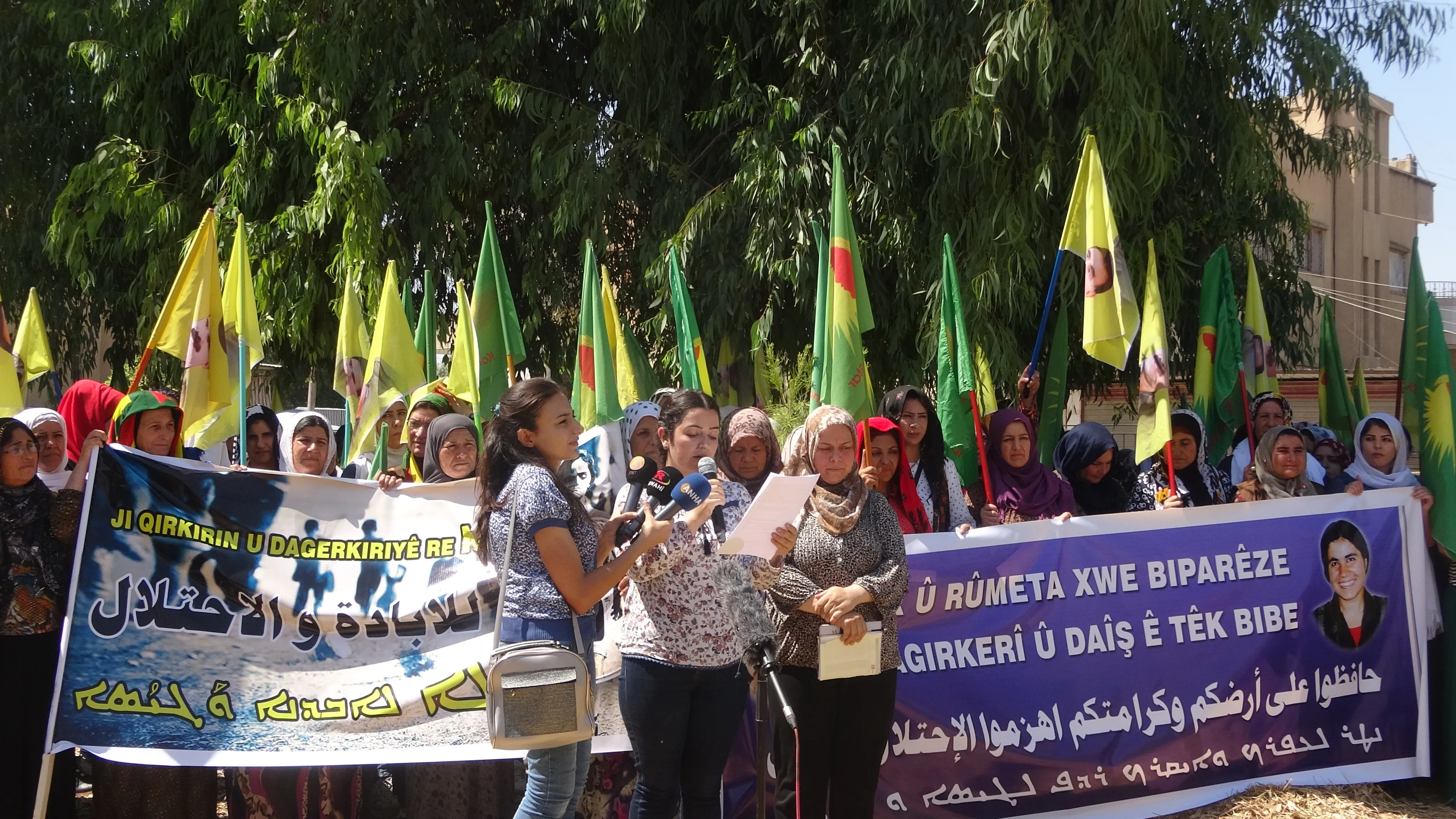 نساء قامشلو يعلنّ انضمامهن لحملة مؤتمر ستار