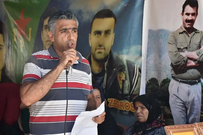 أهالي حلب يقدمون واجب العزاء لذوي المناضل شكري