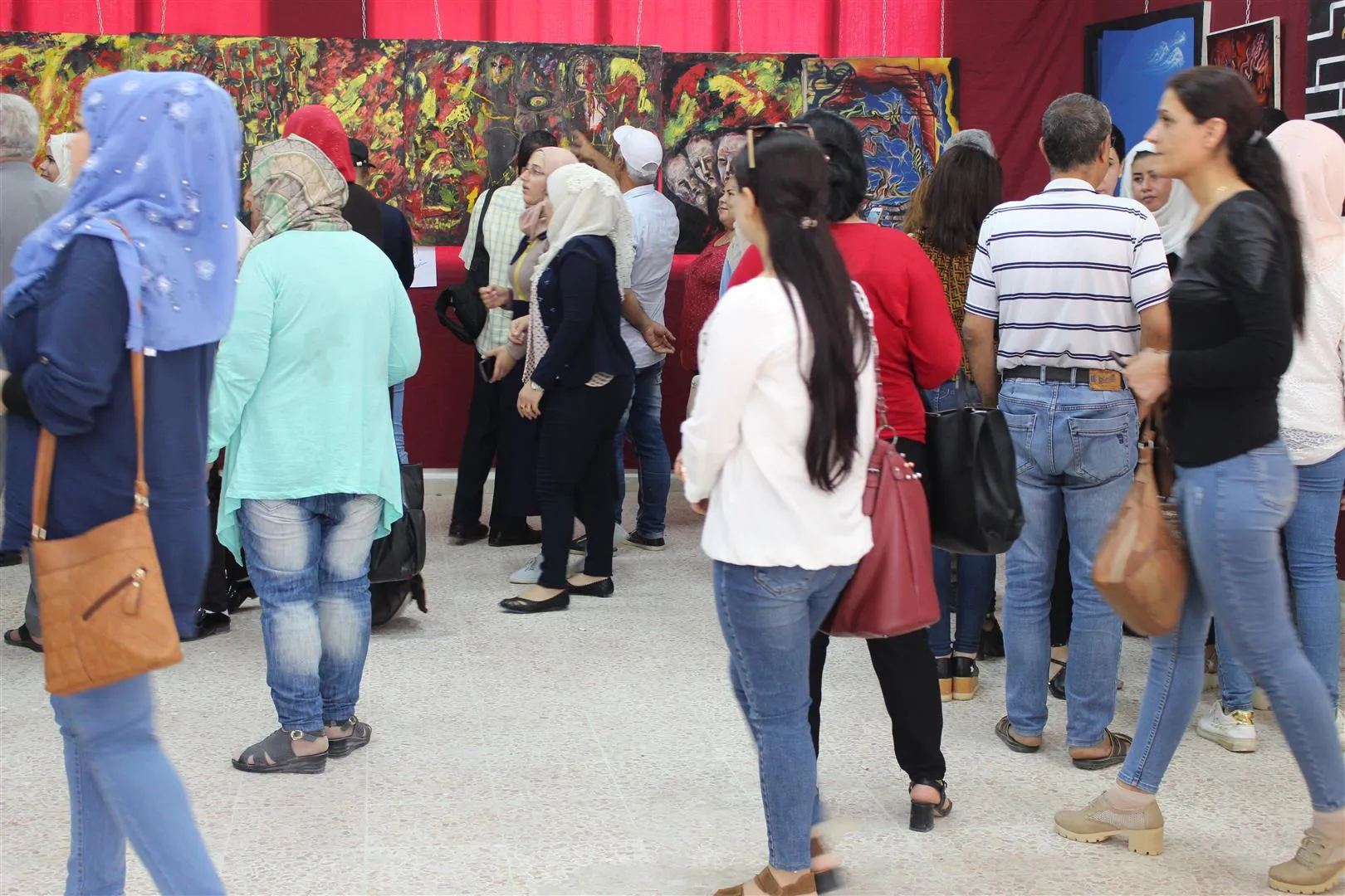شقيقان يجسدان حقيقة ثورة الشمال السوري من خلال لوحاتهم