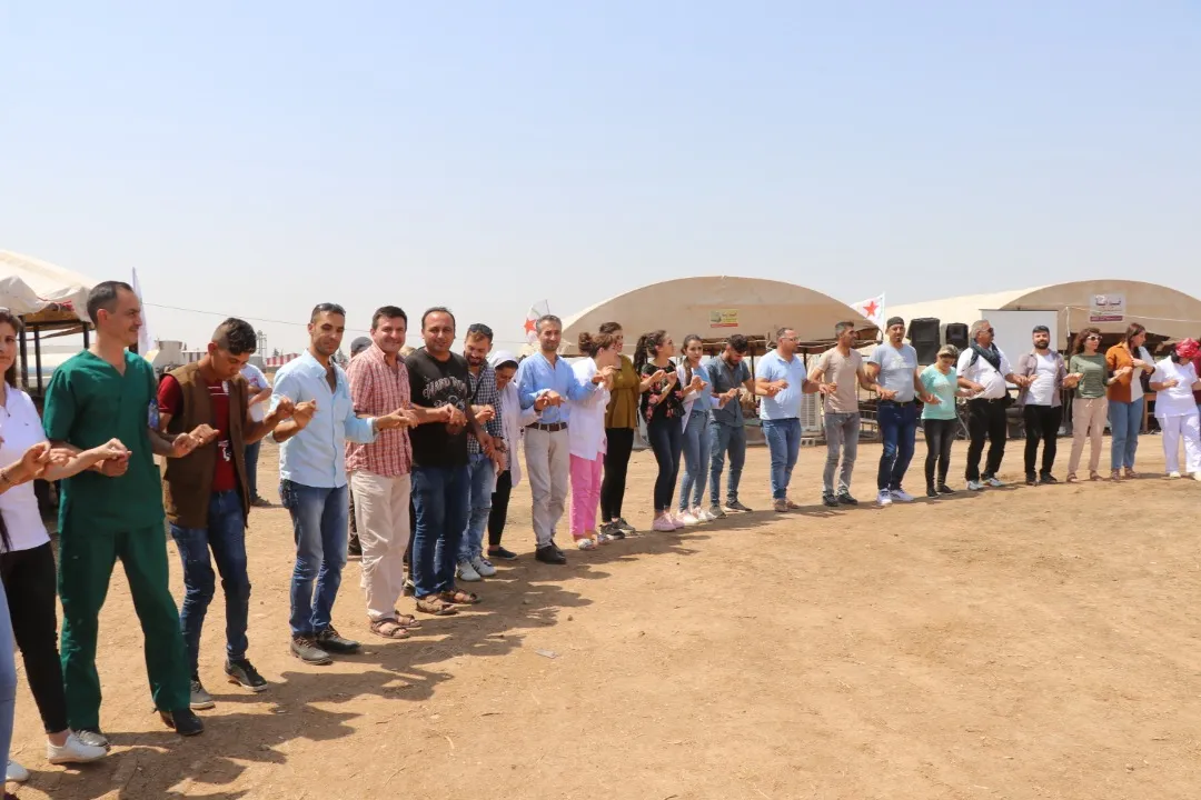 من خيمة الدروع البشرية: إما الحياة أو الموت، ونحن نختار النصر والحياة