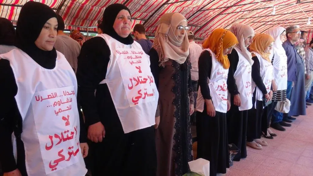 إدارة المرأة في الطبقة تنصب خيمة اعتصام تنديداً بالتهديدات التركية