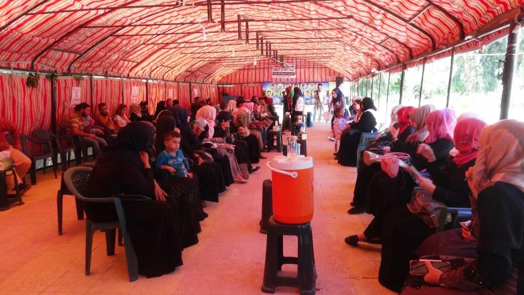 إدارة المرأة في الطبقة تنصب خيمة اعتصام تنديداً بالتهديدات التركية