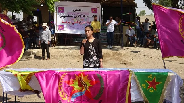 إدارة المرأة في الرقة تحتفل بمناسبة مرور السنة الأولى لتأسيسها