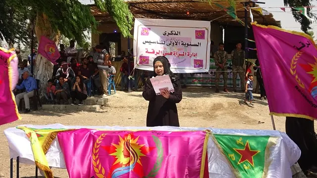 إدارة المرأة في الرقة تحتفل بمناسبة مرور السنة الأولى لتأسيسها