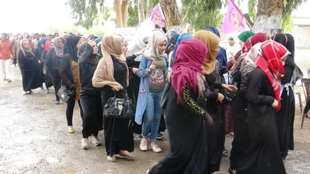 من خيمة النساء بالرقة النساء يؤكدن رفض الاحتلال التركي
