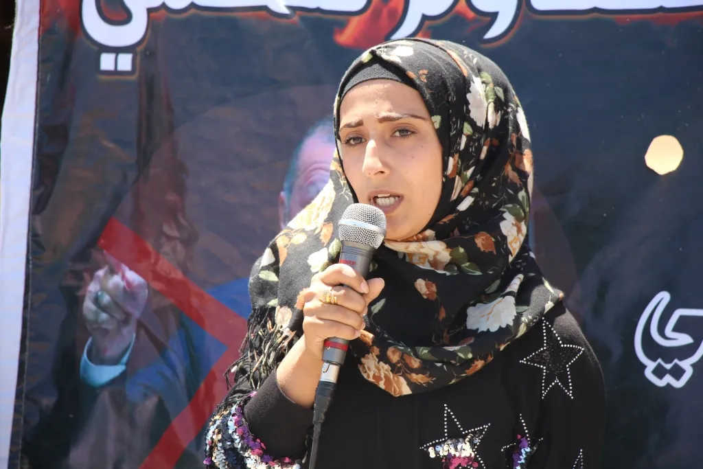 نساء المناطق المحررة يشاركن في خيمة الاعتصام المنصوبة في العريمة