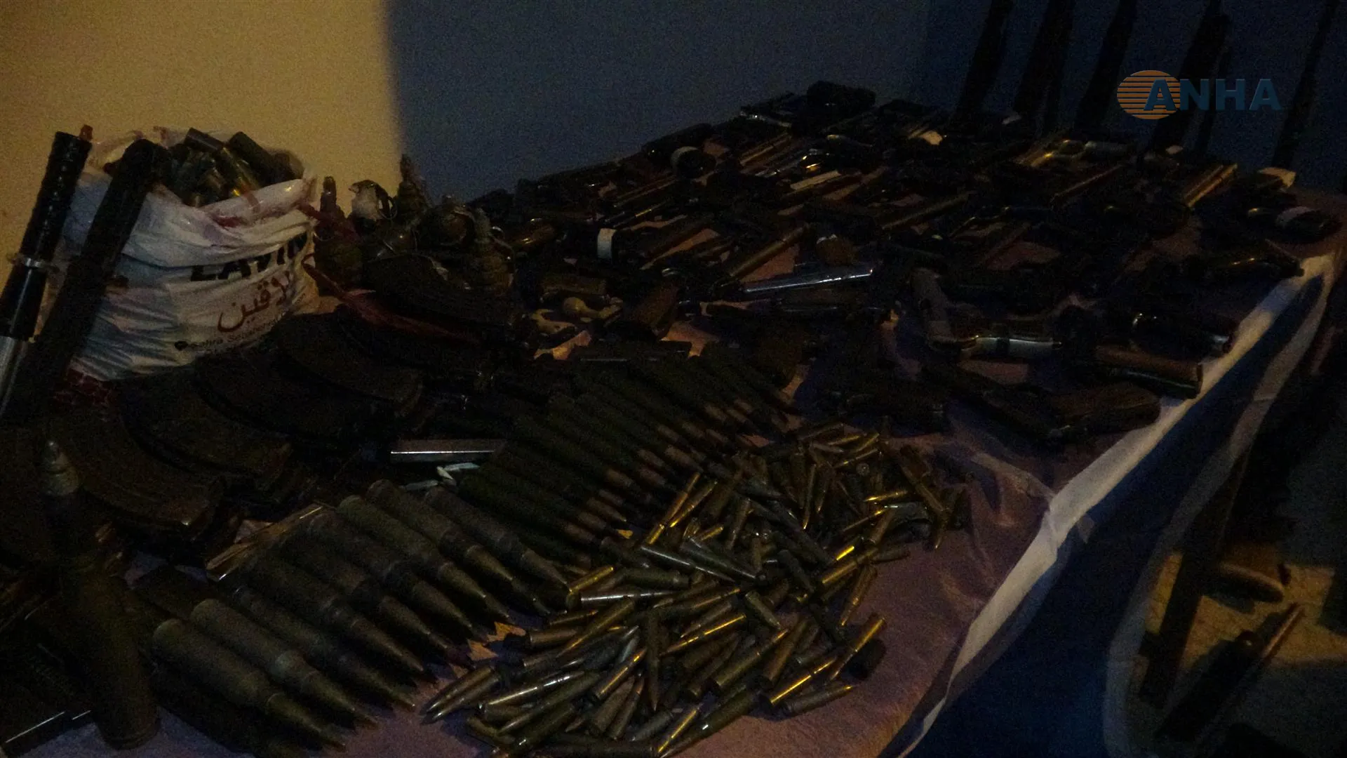 خلال حملة تمشيط حي غويران القبض على20 مرتزقاً بينهم عراقيون